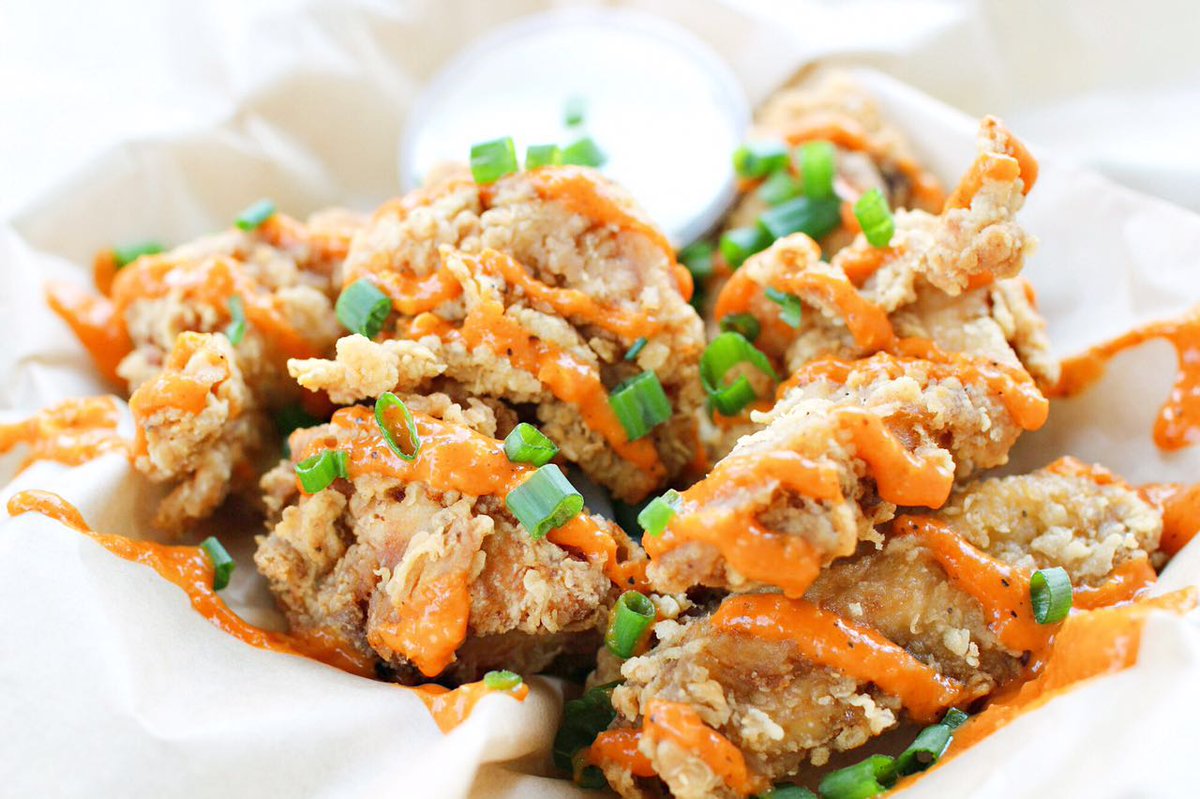 If you have no idea what for the lunch, hot wings would be the choice that never go wrong! Meet us @ 3131 Olympic Blvd, Santa Monica today!