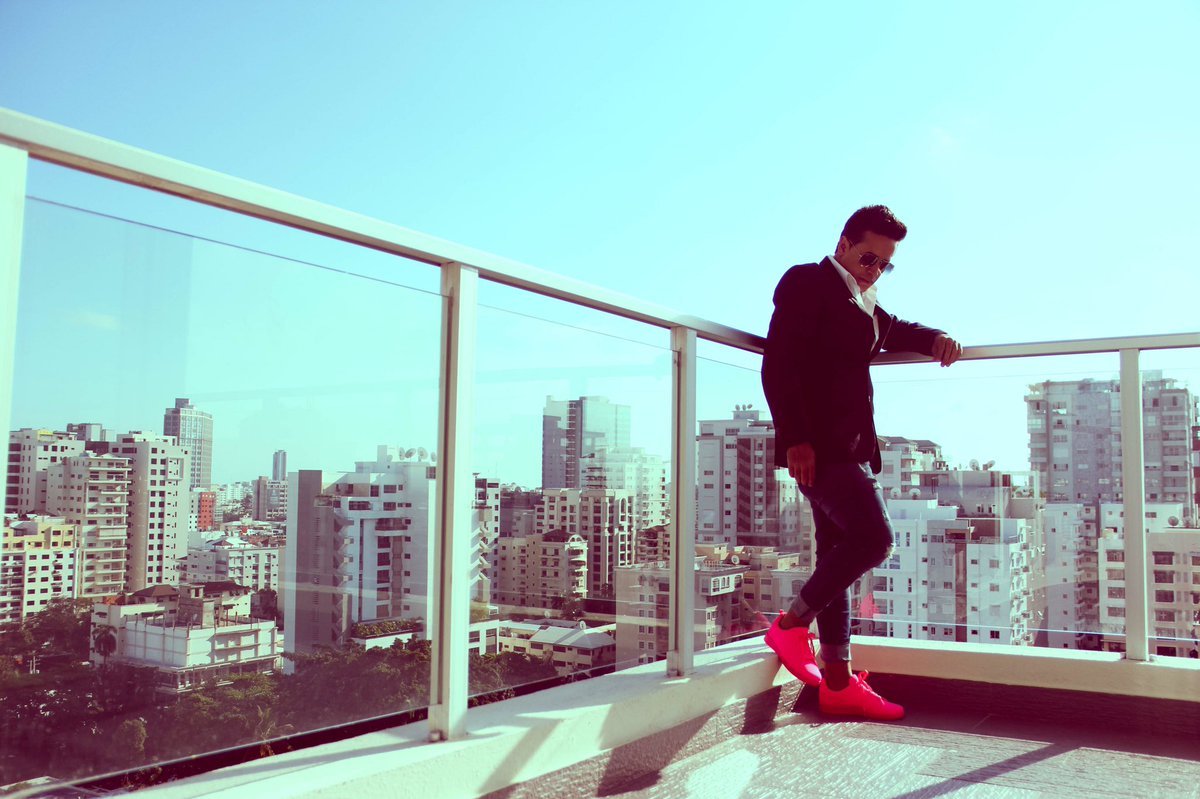 josemarmolejos's tweet image. " Aquel que lo piensa mucho para dar un paso, se pasa la vida parado en un pie" #aaronjames