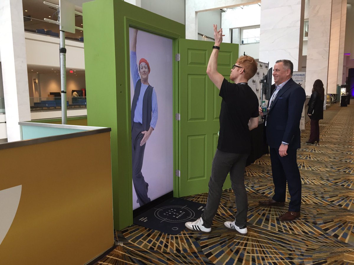 Magic doors with <a href="/BWTechnologies/">Bluewater</a> at #FamilyReunion7 #FR007 #bwmoves