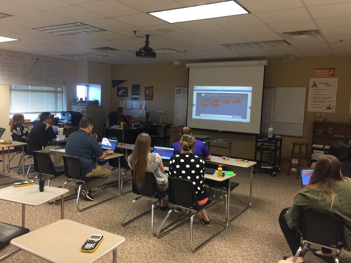 Our teacher of the year @yarikemp is sharing some awesome craft to the math dept <a href="/CTMSBulldogs/">Chisholm Trail Middle School</a> . #CTBetterTogether