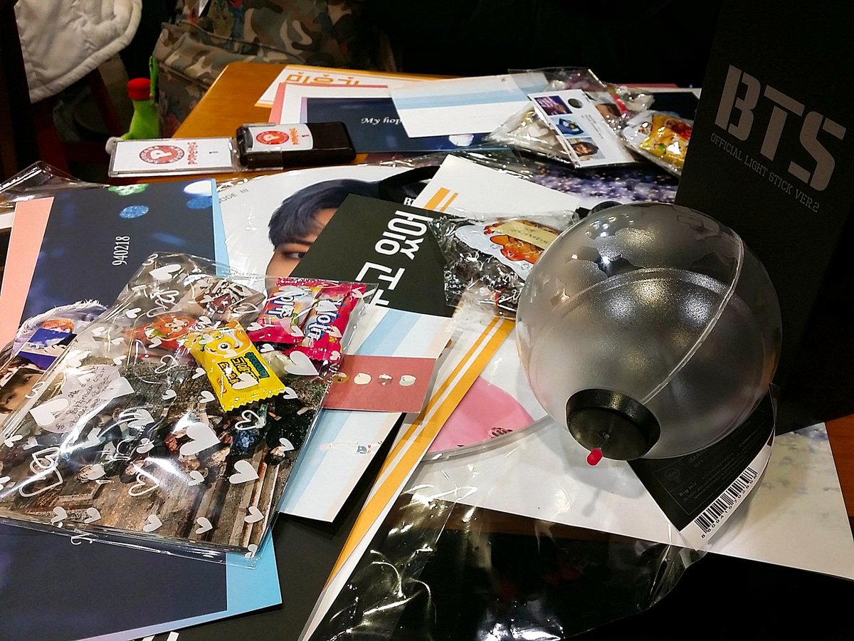 3174_8207's tweet photo. #아미트친소 #아미찾기 #팔로워늘리기 #아미랑친구맺기

02 올수니입니다 ♡ 
-가온,윙콘 (막콘) 다녀왔습니당 >_<
-피땀컴백하루전입덕 ㄷ,,ㄷ
-타팬 X 무개념 X 
-님말투=내말투/선팔=맞팔
-리트윗도 잡습니다

친화력갑이니깐 뎀도주세용 ❤ https://t.co/ZhOVTV73Cv