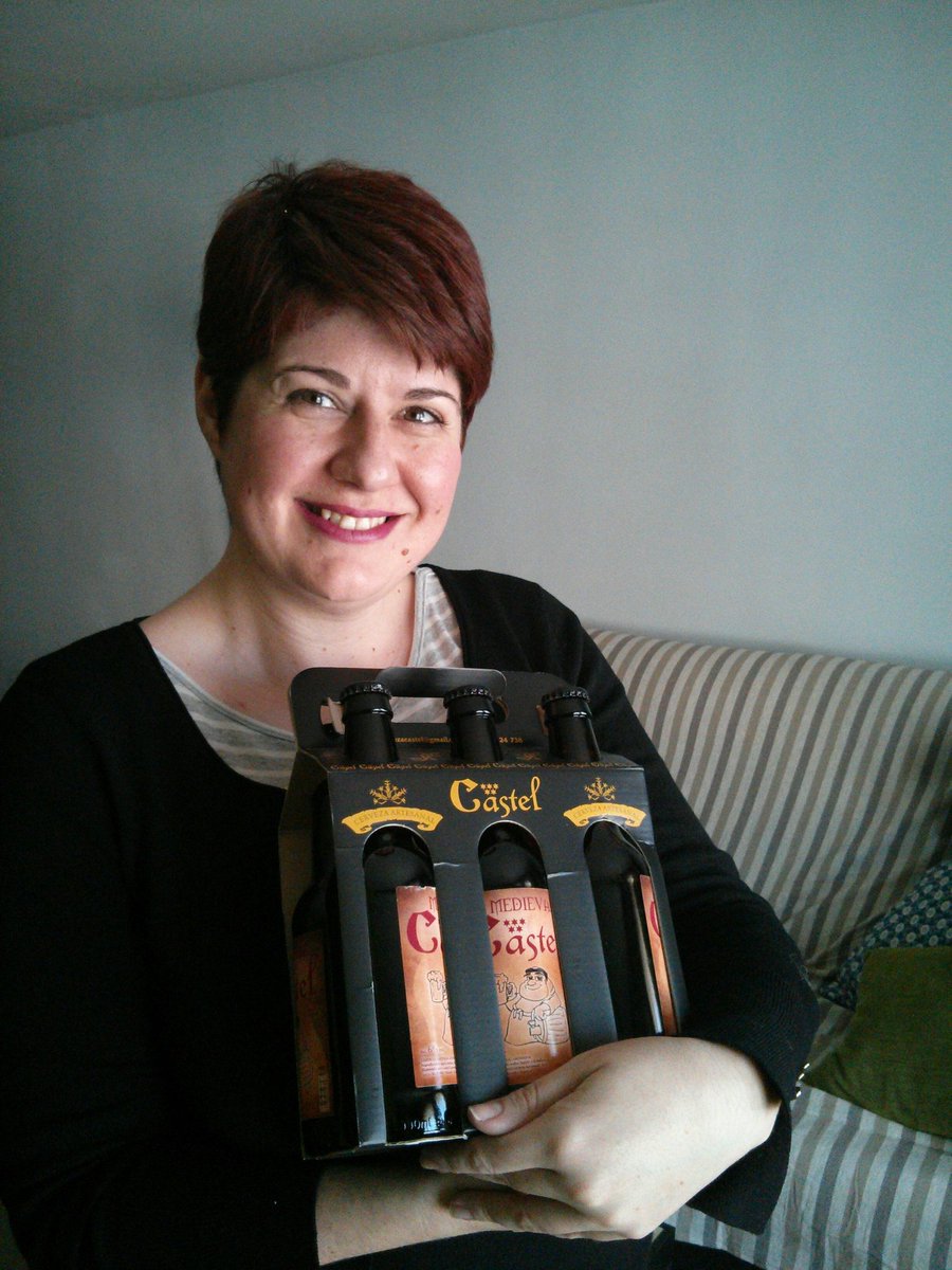 yaicita13's tweet photo. Que bueno es compartir con @Arritrancos  una buena cerveza @c_cerveza. Gracias @embou_masmovil. https://t.co/008qYup9yG