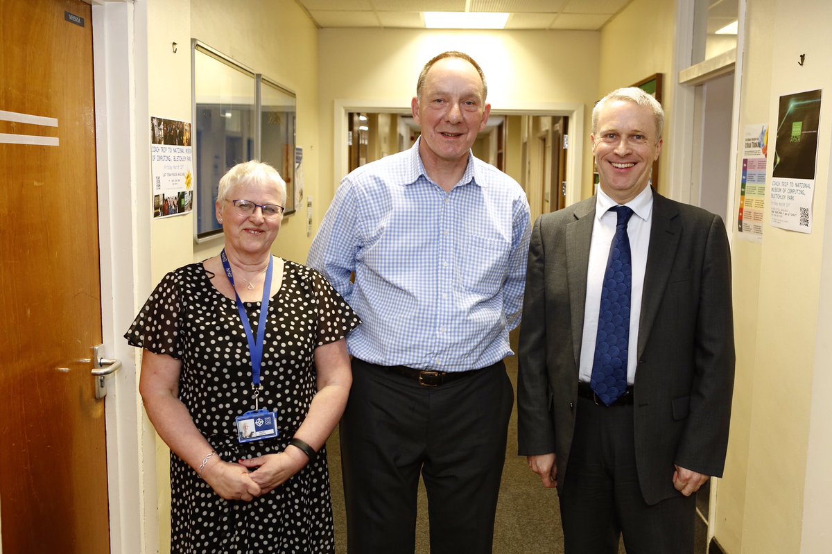 UWTSD's tweet photo. Mike Flanagan & Wendy Dearing @NWISupdates delivering a masterclass @UWTSDFACE this afternoon @WBtinter #5CaseModel #UWTSD https://t.co/VocAou9TH4