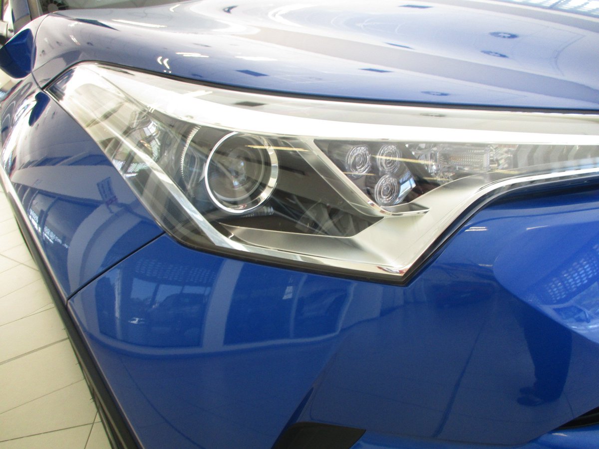 ToyotaUmhlanga's tweet image. #DareToDrive the all NEW C-HR at CMH Toyota Umhlanga. Call 031 5804000 to book your test drive.