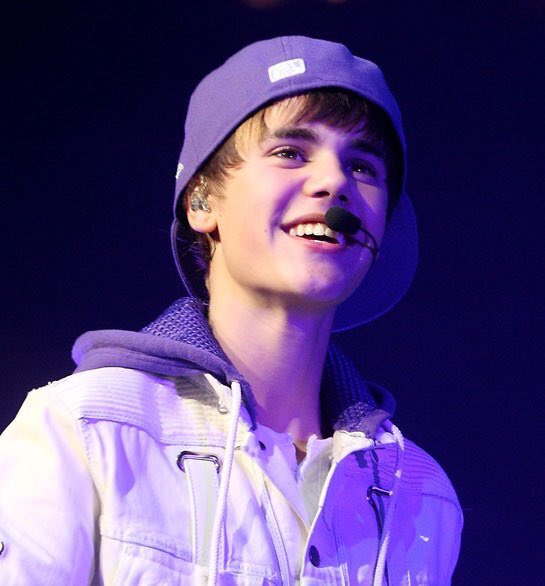 itsashcespedes's tweet photo. No puedo creer que ya tengas 23 años. Siempre te recordaré como el chico de 16 💓🎊🎉🎈 #HappyBirthdayJustinBieber https://t.co/ByCKJhO28y