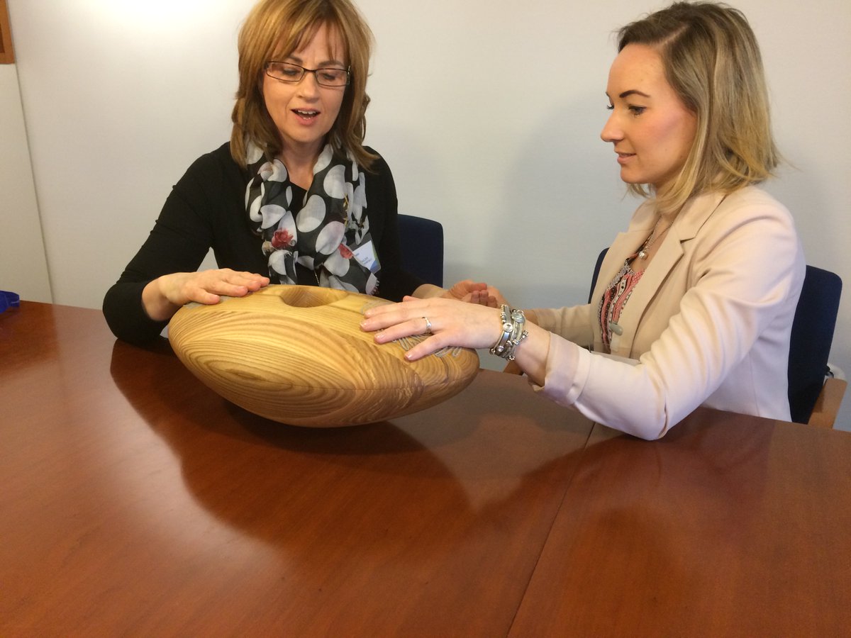 14 CRDL’s voor zorgcentra Proteion: contact via aanraking en geluid voor mensen met dementie. bit.ly/2lyNjM2