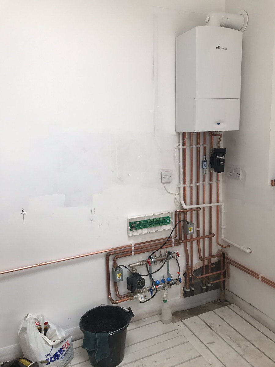 jrbheating's tweet photo. Progression of job in FInchley this week gone for a @WorcesterBosch and @HeatmiserUK for underfloor 👍 https://t.co/mX7hOhzPtL
