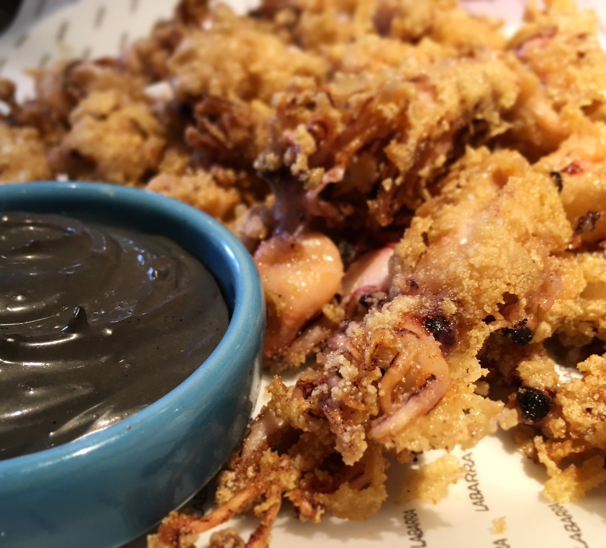 MenjatBarcelona's tweet image. Una de xipirons! 🐙 com els de Labarra de Sant Cugat, gens oliosos, cruixents i maionesa amb tinta de calamarcets.
@LabarraTapasBar