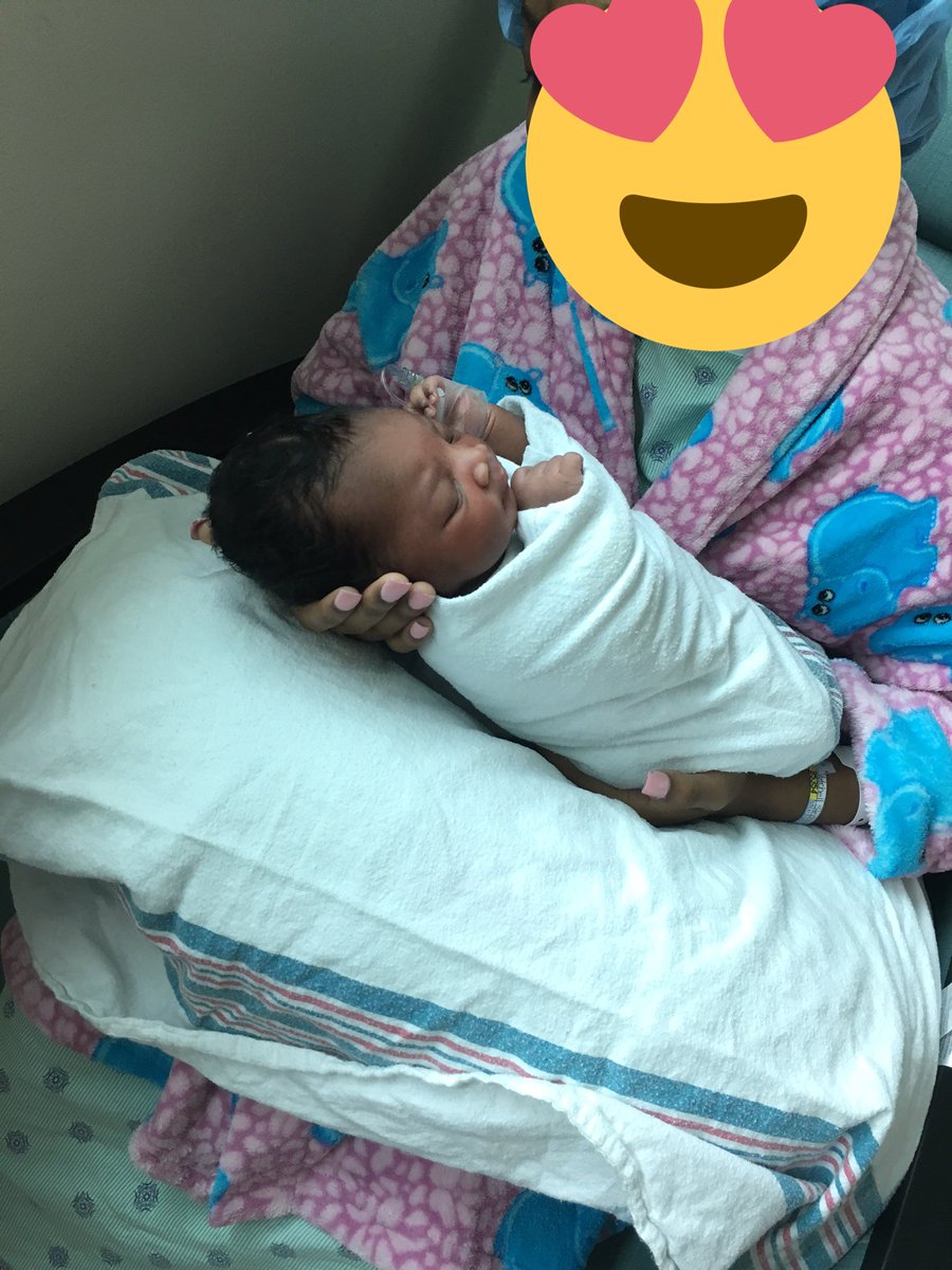 JealousOfMollyy's tweet photo. Kylie Morgan Watson 😍🎀💓 7 pounds 11oz ☺️ my little princess 👑☂️ https://t.co/CL9K3XvxyM