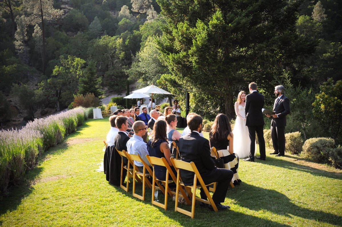 WeddingsSmall's tweet photo. When two become one 💖
✨
✨
#smallweddings #napawedding #winecountry #destinationwedding #venuesearch #weddingplanning #love #engaged #ido https://t.co/BhJ8rFN9a4