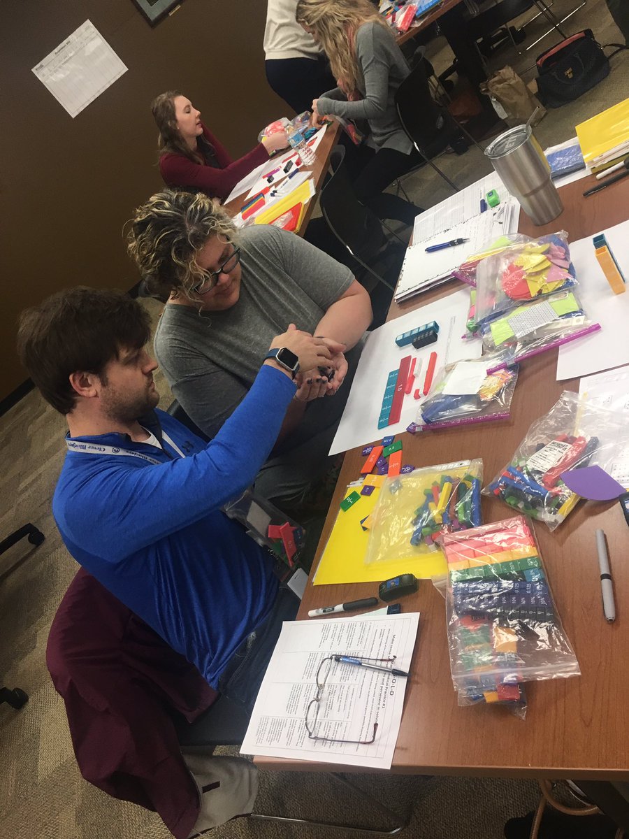 rgordon04's tweet image. Excellent activity! @CleverBluejays Ts showing some teamwork to compare fractions. @cjkmaher @goolsby_laura @Junie1865 #cr5pride