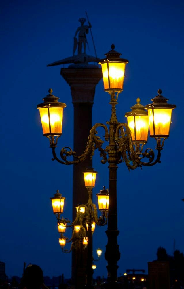 VenexianaVE's tweet photo. #Buonasera a tutti ~❤~ #Venezia #Venice #feelvenice #lovevenice #serenissima #sera #santeodoro #venicenight #evening ~ ph.by Steve Atkinson https://t.co/1LaoGG2IrG