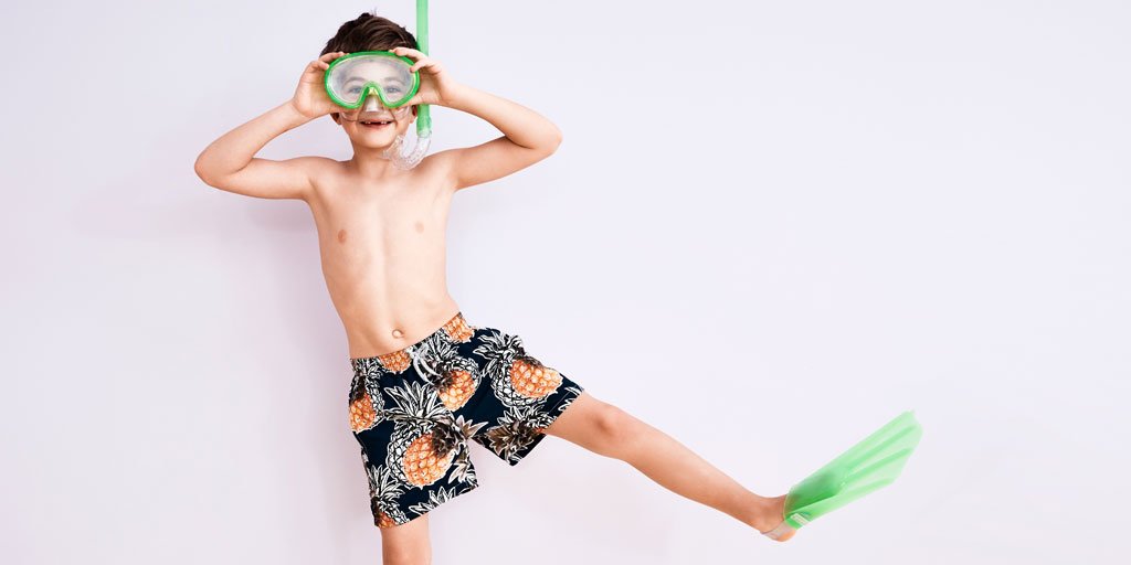 Gilt's tweet photo. Step right up + dive right into Spring: @Vilebrequin (+ much more on Gilt Kids) is an Extra 20% Off. Use code KIDS20 https://t.co/kNClVozIwp https://t.co/m5Y7T9hBUb