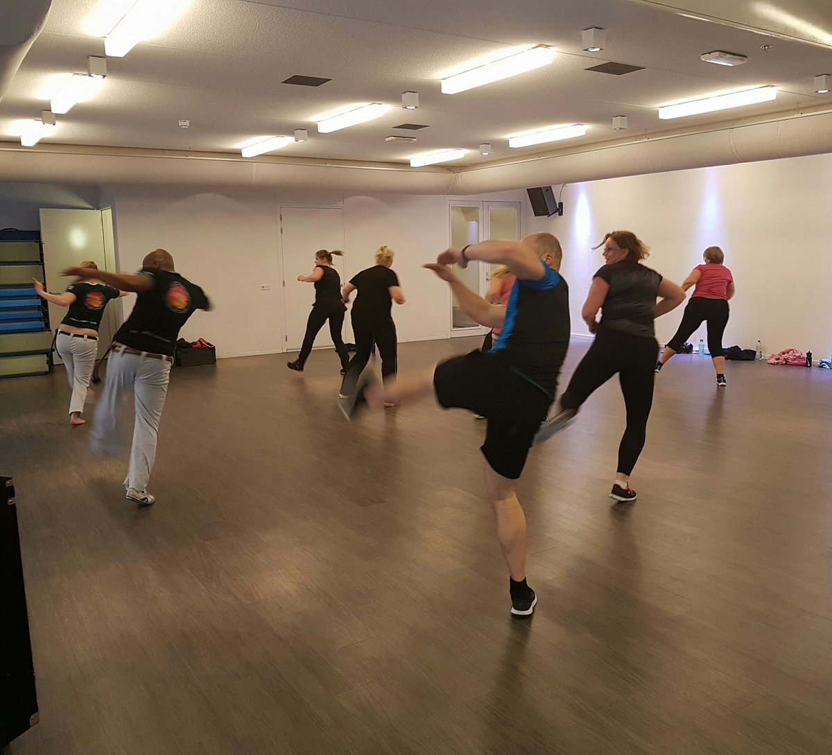 Leuke #capoeira les vandaag bij #sonsport. Ook een keer meedoen met deze gave les? Woensdag 5 uur vanaf 5 jaar, vrijdag vanaf  7:30 12 jaar