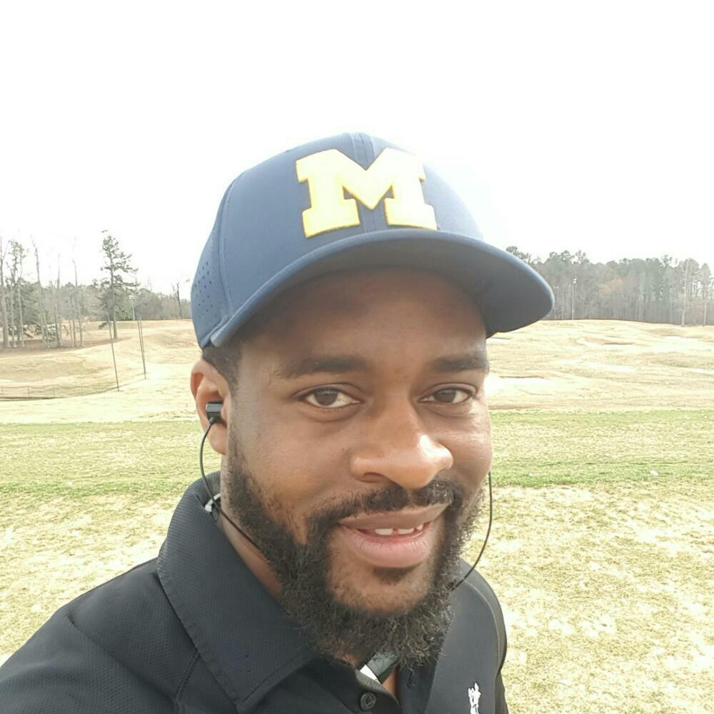 halfcraig_brown's tweet photo. On a day like this, I GOTTA hit the clubs! π
#golf #swinger #hitdaclubs #knightsplay @knightsplaygolf @getStealz https://t.co/ZCMOAUX1FG