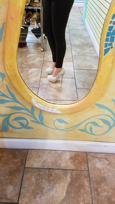And some sexy heals 😈😈😈😈✔✔✔ https://t.co/85q0ggXo5y<a href="/tag/newprofilepic"class="tags"><span>#newprofilepic</span></a>
