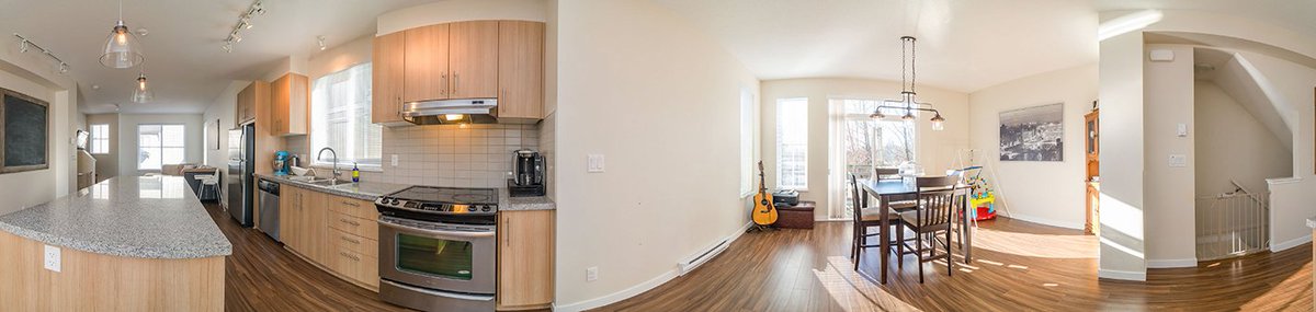 EximusTeam's tweet photo. #OpenHouse! Saturday Mar 4 between 1-4pm! #Super bright and open, private #fenced yard and stunning #clubhouse! https://t.co/fdHQpg3kJ9 https://t.co/DDDJTwDb3Z