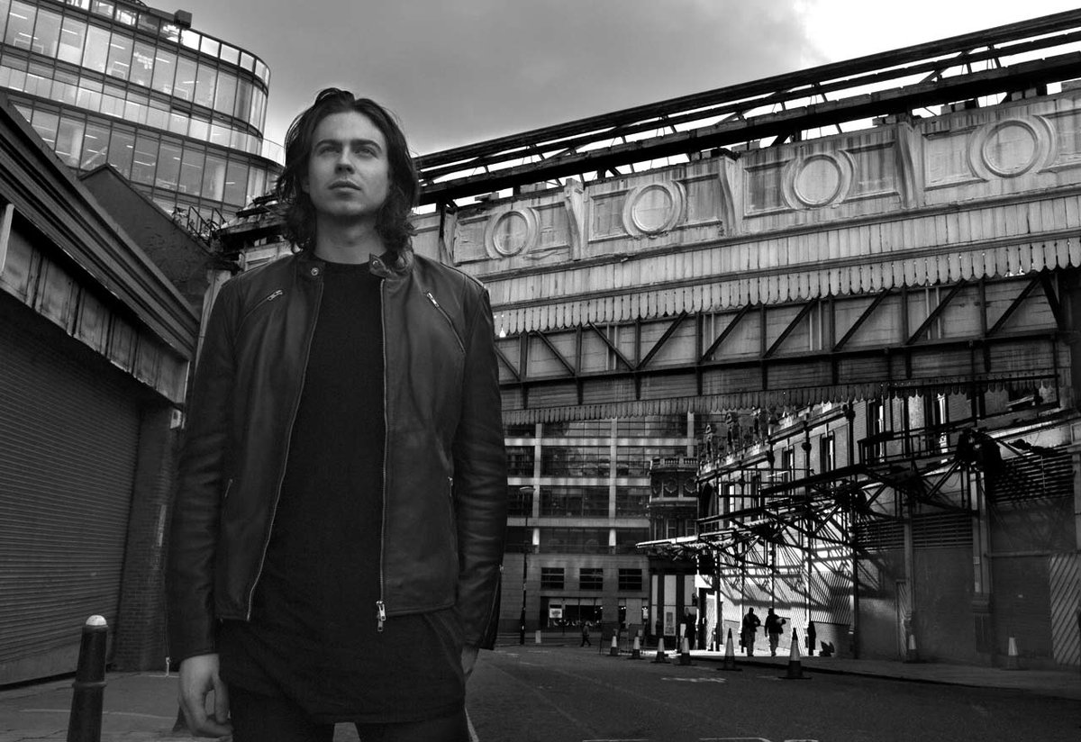 LadyCPR's tweet photo. Looking super cool in @RADDAR7London musician @willowrobinson #Cool #Urban #Biker #Leather https://t.co/FdFCmoAeIn