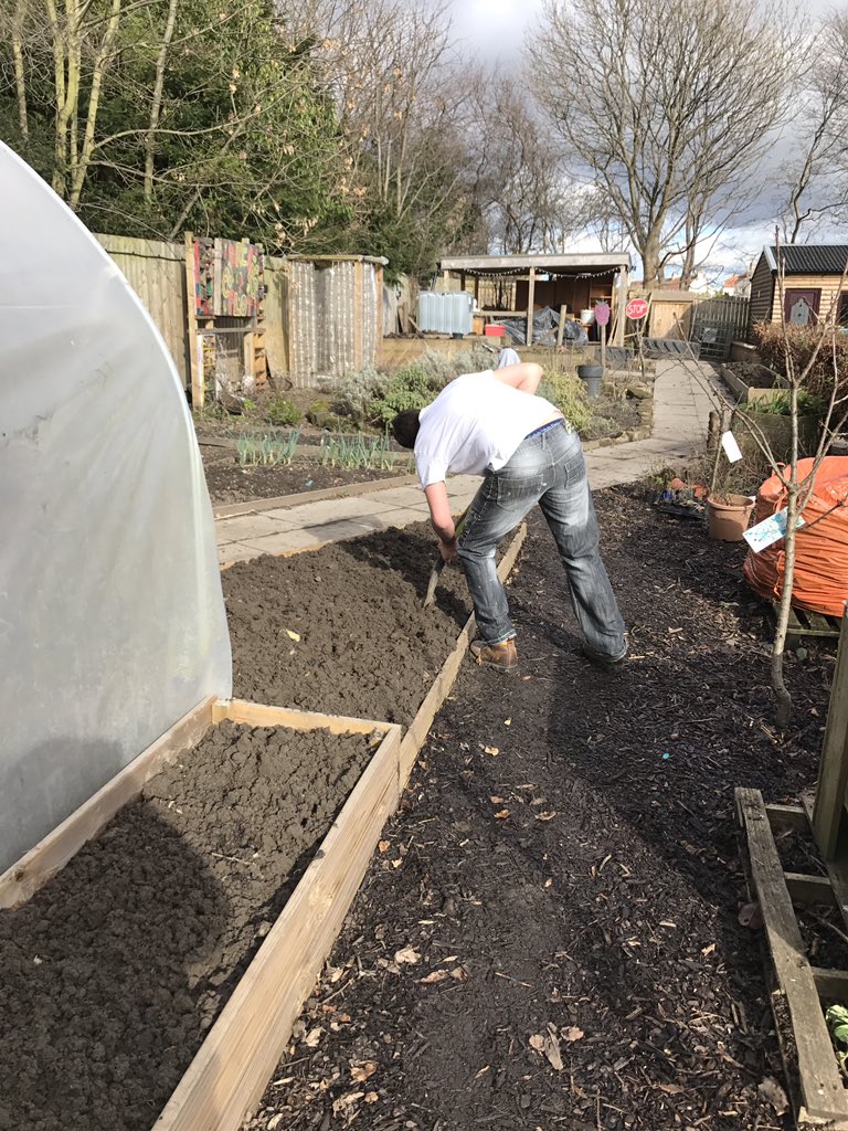donnaw76's tweet photo. Volunteering today at Charlie's Shed. @AJdinosaur27 @mollymae64 @bofagaz https://t.co/brI5T7JJSX