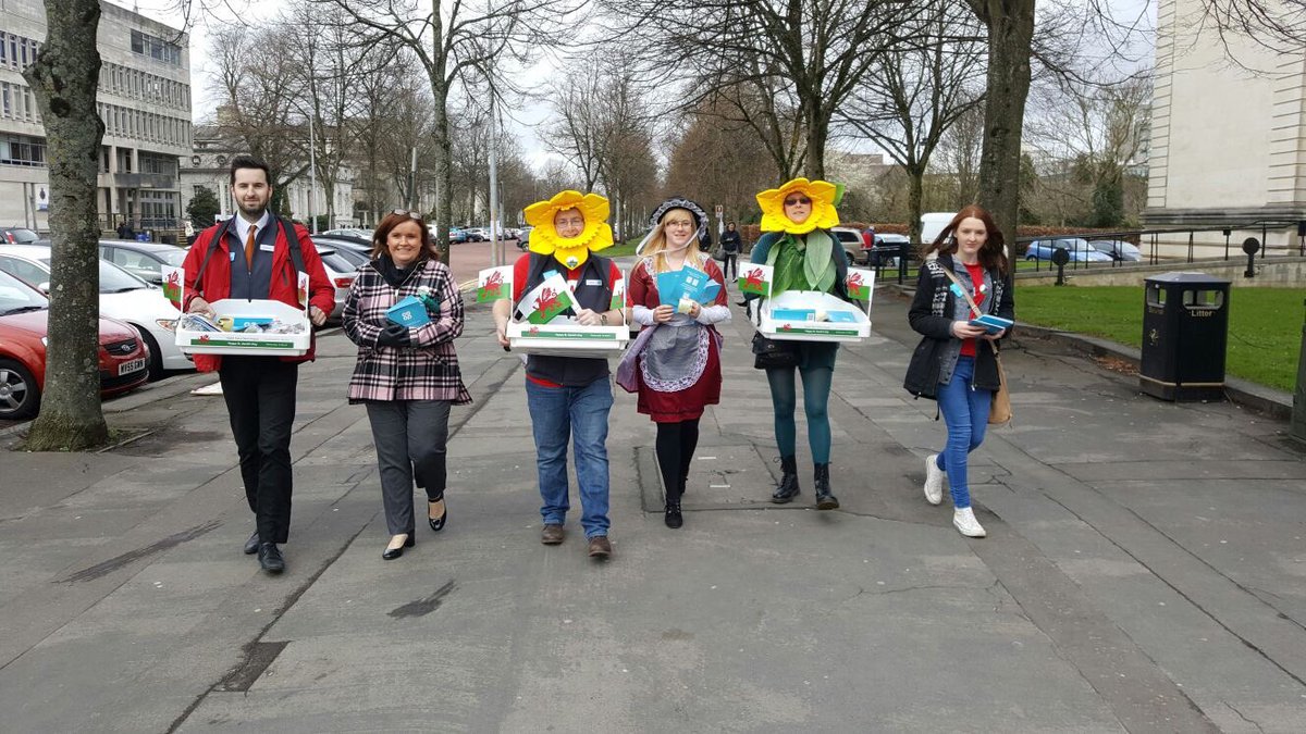 MattRuss86's tweet photo. Dydd Gŵyl Dewi hapus!Happy #StDavidsDay from the Coop taking part in the parade in Cardiff #Wales #Cardiff @Pengy1927 @Num1Phil @coopukfood https://t.co/4YtQwE2DRw