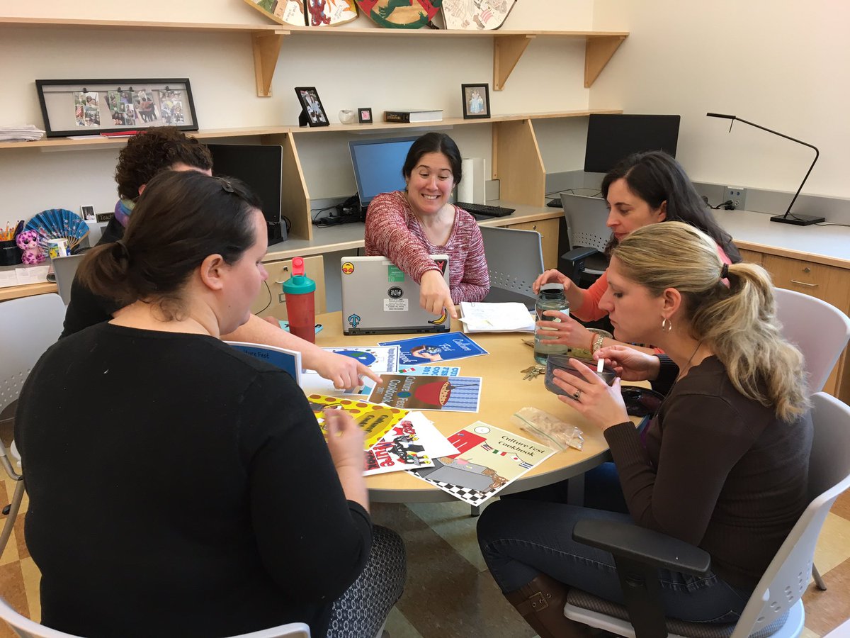 MsDesberg's tweet image. World Language, Art, History &amp;amp; English teachers working together! @ProfePietro @MrsTuckerWHS @MsFidsWHS @MmeVeliz #interdisciplinarywork 👍🏻