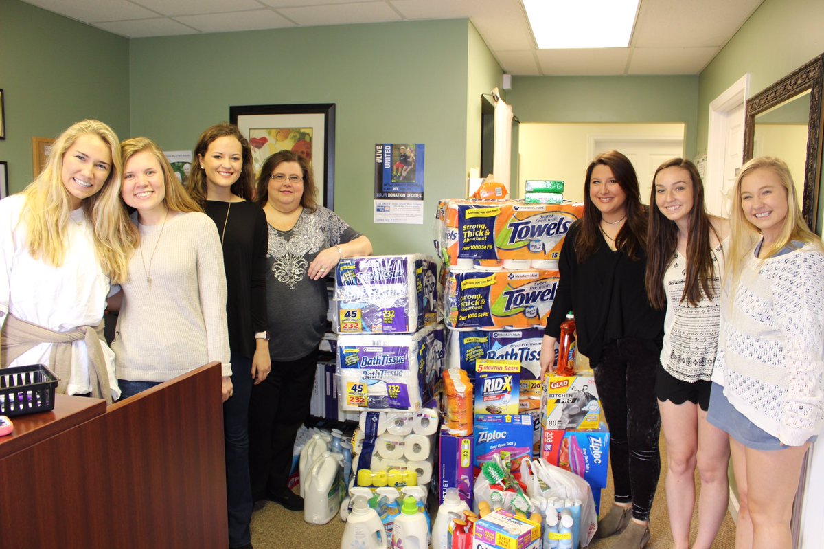 AlphaChiUA's tweet photo. Happy Hera Day! AXO served our community today by donating supplies as well as a $17,803 check to Turning Point domestic violence shelter! https://t.co/YRaJTxO5mu