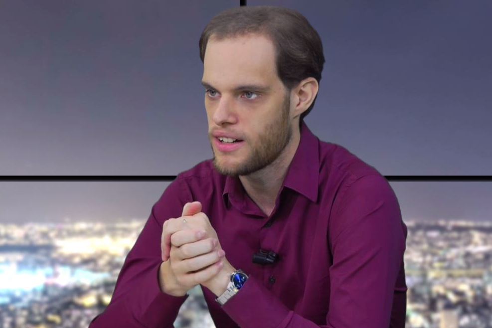 NextPlz_fr's tweet photo. #VideoSchool : @BillSilverlight , le youtubeur-entrepreneur. Son interview juste ici 👍➡➡https://t.co/J5mWF15AgK https://t.co/3AmfRpSsbf
