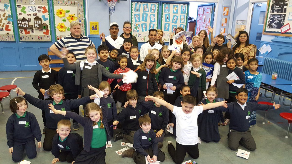 blippingbird's tweet photo. Tks 2 Chef Tommy @therajrestaurant1 4 delicious #samosa #halwa #eattheworld #foodpassport #scotfoodedu #leithwalkprimary event @TartanSpoon https://t.co/PR5VqC9qCl