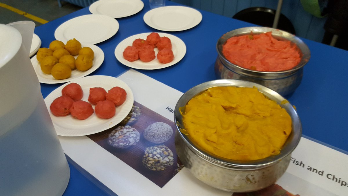 blippingbird's tweet photo. Tks 2 Chef Tommy @therajrestaurant1 4 delicious #samosa #halwa #eattheworld #foodpassport #scotfoodedu #leithwalkprimary event @TartanSpoon https://t.co/PR5VqC9qCl