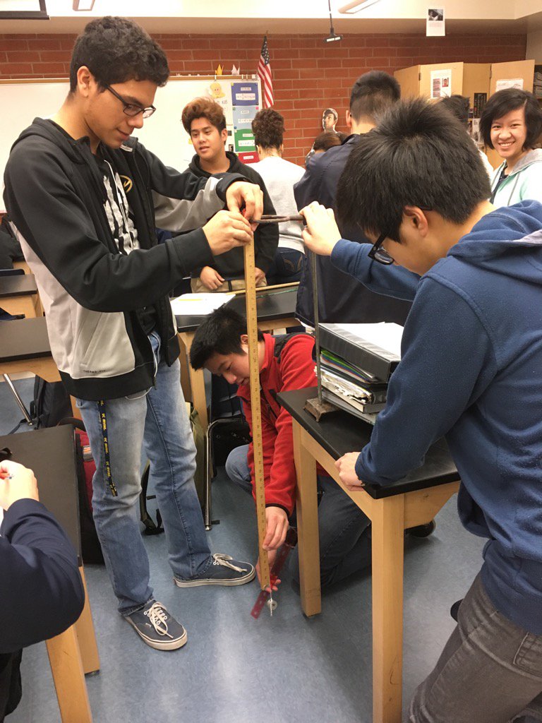 DebbieDickinson's tweet photo. When I say "make a pendulum" they say "how long?" #baronslearn https://t.co/b1Ux1NftaH