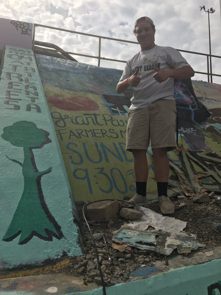 misshobson_'s tweet image. Walking through Krog Street Tunnel #MVInterim #mvcore