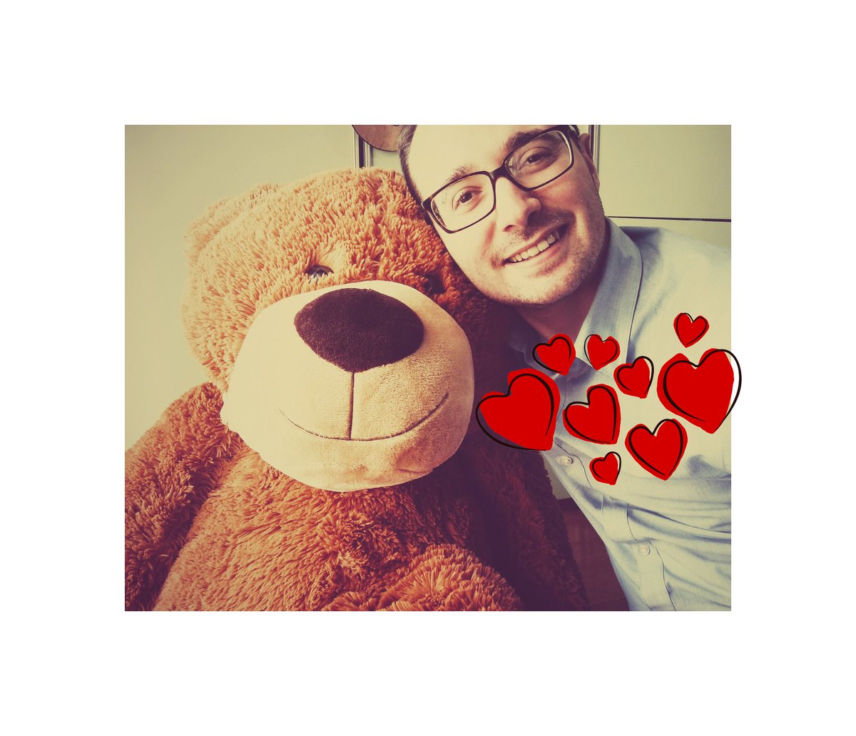 NunzioParaggio's tweet photo. True 🐻 Love 
#love #lovelive #Fashionista #style #fashionblogger #teddy #Bears #ToyStory #toys #SelfieColor #amore #lifestyle https://t.co/T15vATyXOR
