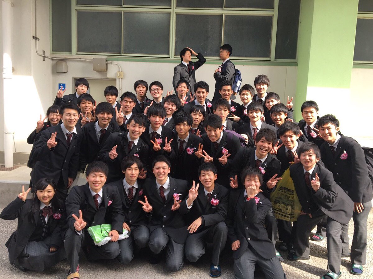 o_jinya's tweet photo. 無事卒業しました！
色々あった3年間やったけどめっちゃ楽しかった！
38期で本当に良かったなと思ってます！
いままで本当にありがとうございました！ https://t.co/dM5rMGJudg