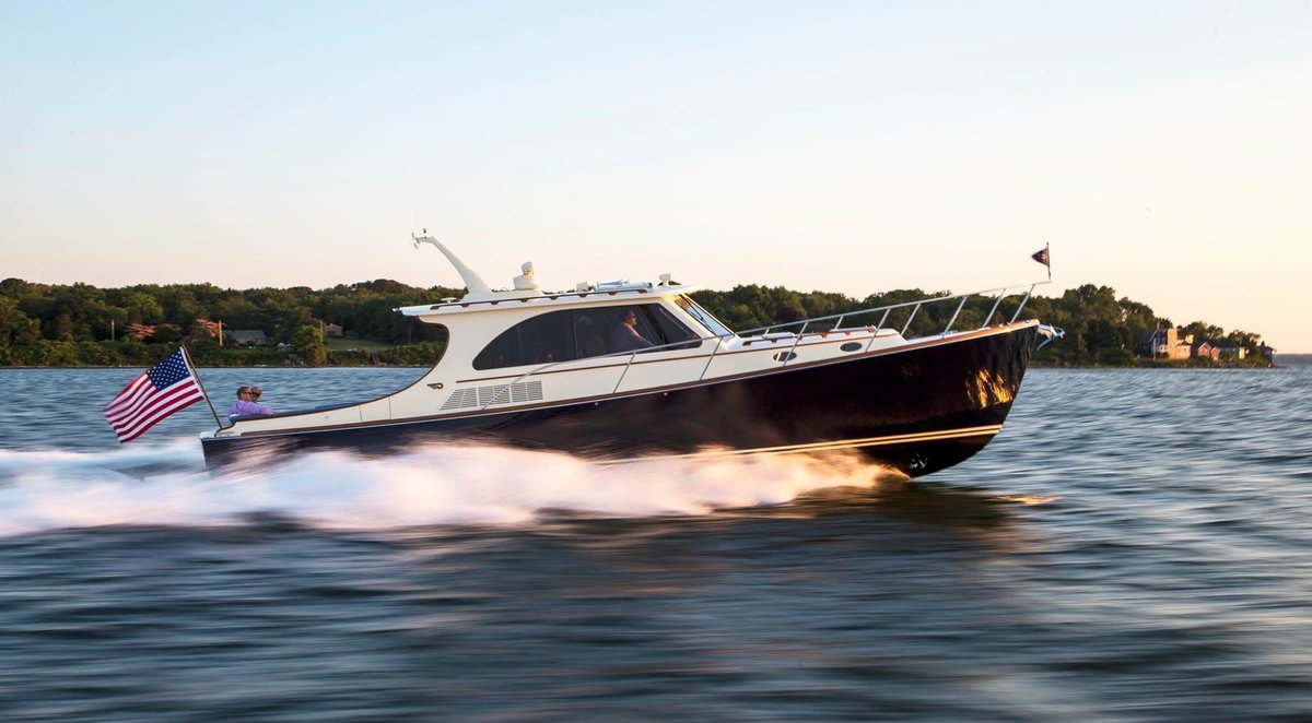 HinckleyYachts's tweet photo. At #HinckleyYachts, quality isn't a single thing. It is everything. #Talaria43 #MadeinMaine #Handcrafted #AmericanMade #Yachting #Luxury https://t.co/on53czhL7K