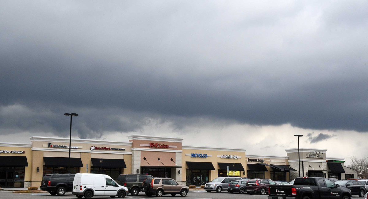 michaelpix's tweet photo. Those are not happy clouds. #badweathercoming @knoxnews @KNSWatchfulEye https://t.co/1hEvkfM3cW