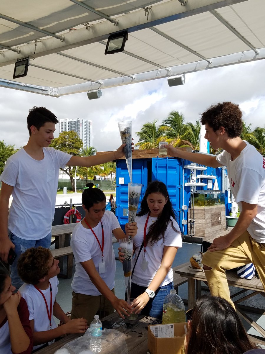 mbshSCUBA's tweet photo. Building constructed wetlands while learning about our SoFlo ecosystem #AuthenticEducation @mbseniorhigh @MBSHPTSA @seandad58 @bccespedes https://t.co/QPrT9trveB