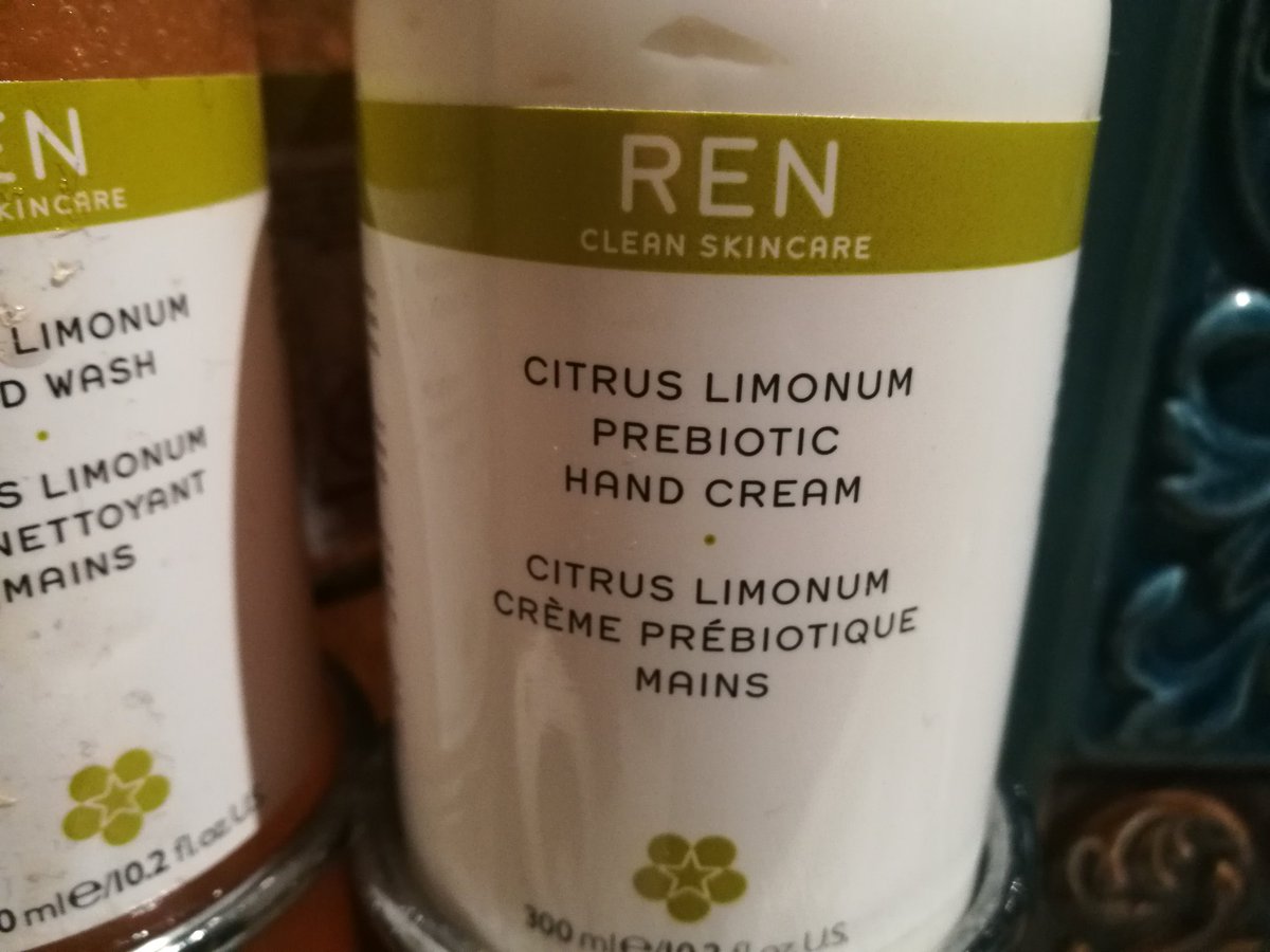 AmandaNourish's tweet photo. @TheMacTwins @HealthWriter I don't normally take pics of hand cream in bathrooms but how can this be prebiotic? #guthealth #trendy #step2far https://t.co/rKYtygayNa