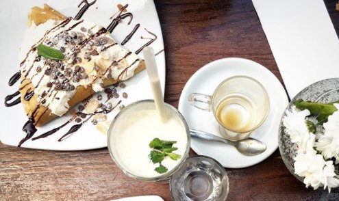 OvalQuarter's tweet photo. The big question....sweet or savoury? @SenzalaBrixton is just 10 minutes from Oval Quarter #Oval #BrixtonVillage #Ifyoulivedhere https://t.co/BTPvawsq8o