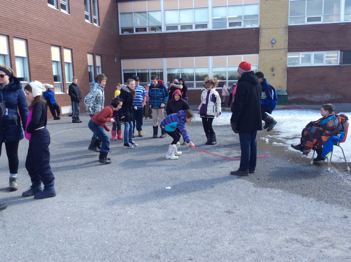 HighlandHtsPS's tweet photo. Monday's Outdoor Activity Day was lots of fun. @HealthyHighland @kprschools #outdoors #active #carnaval #KPRisAwesome https://t.co/ykTw1GB9nS