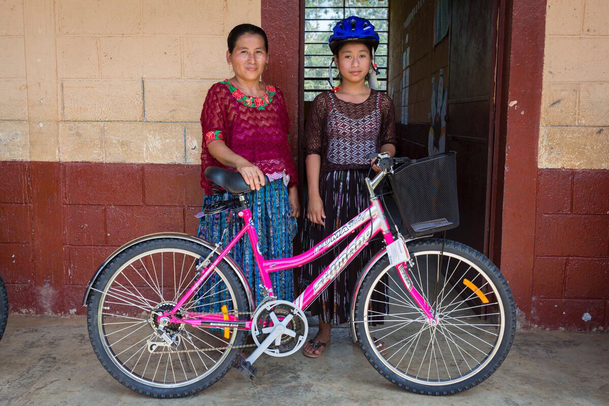 unfpa_lac's tweet photo. Ahora podemos llegar más rápido a la escuela y acompañarnos en el camino #10Inversiones #Educación #InvertirEnNiñas @UNFPA https://t.co/VSMid7l7cC