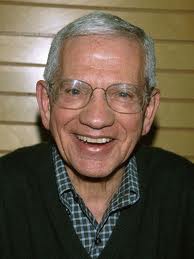 Happy Birthday to TV faves ROBECLARY (91) and ROBECONRAD (82)! 