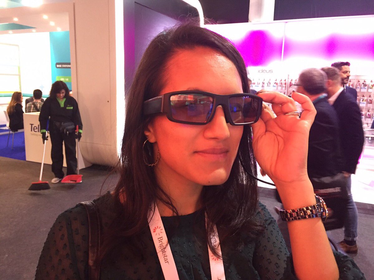 MattMargolis24's tweet photo. Vuzix brings #fashion #smart-glasses to #mwc17barcelona #wearables #AugmentedReality @Vuzix $VUZI #Blade3000 https://t.co/78Y63KYQFj
