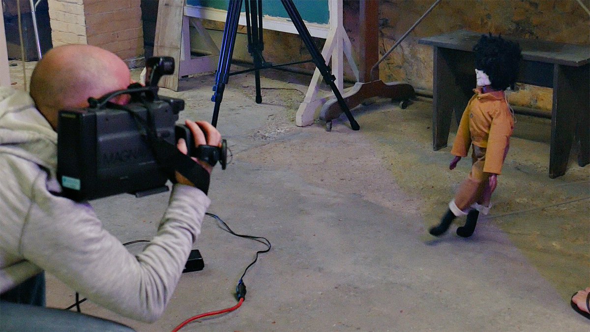 SaiConFilm's tweet photo. Working on a pitch for something new: we have fancy expensive cameras but today we're going to go with an old $20 Magnavox VHS camcorder. https://t.co/zv0ClNImHE