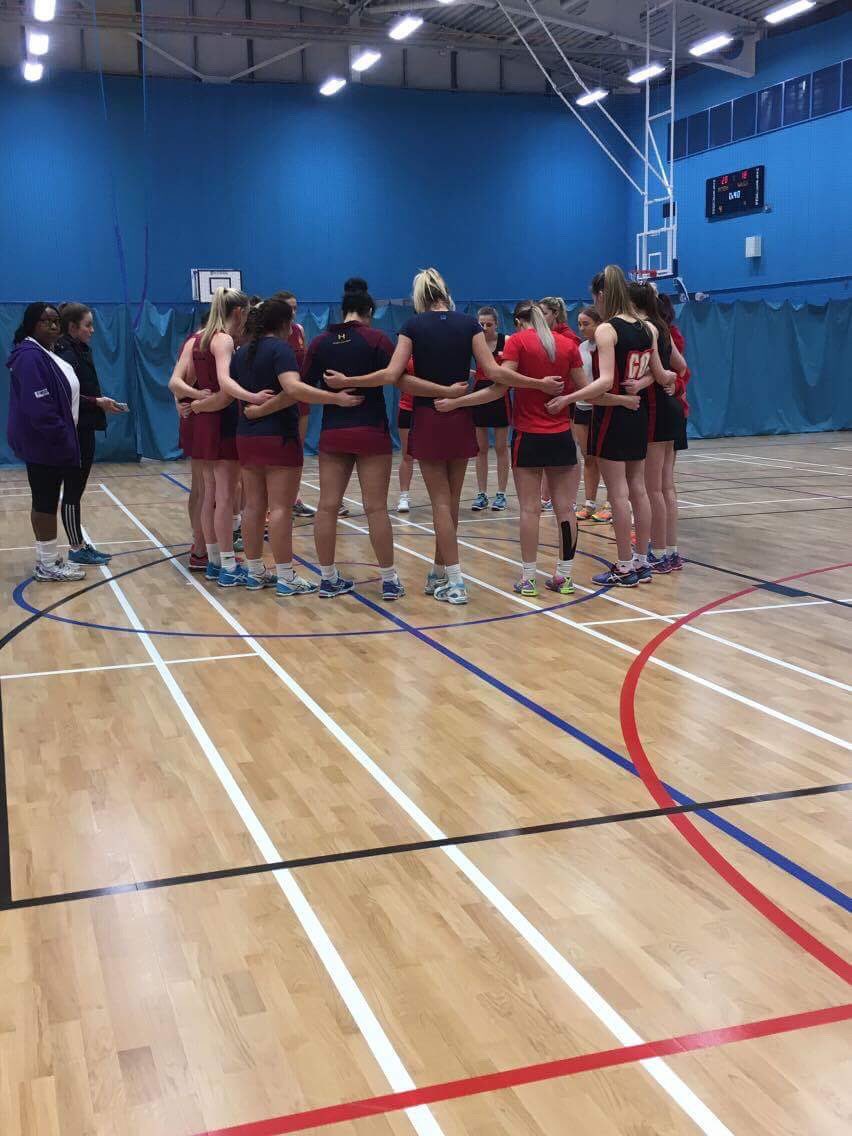 Our 3rd's and USW performing a minute silence at today's game in memory of Elli Norkett. Love to the Norkett family and <a href="/CardiffMetWRFC/">Cardiff Met WRFC</a>♥️🏉
