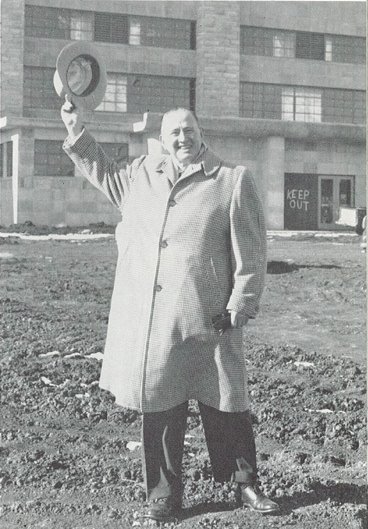 kuhistorytoday's tweet photo. 3/1/1955 - Dedication of Allen Field House, on the night of the KU's only home conference victory of the season! https://t.co/MOgjAyBQu8 https://t.co/HYJCi0NtCh