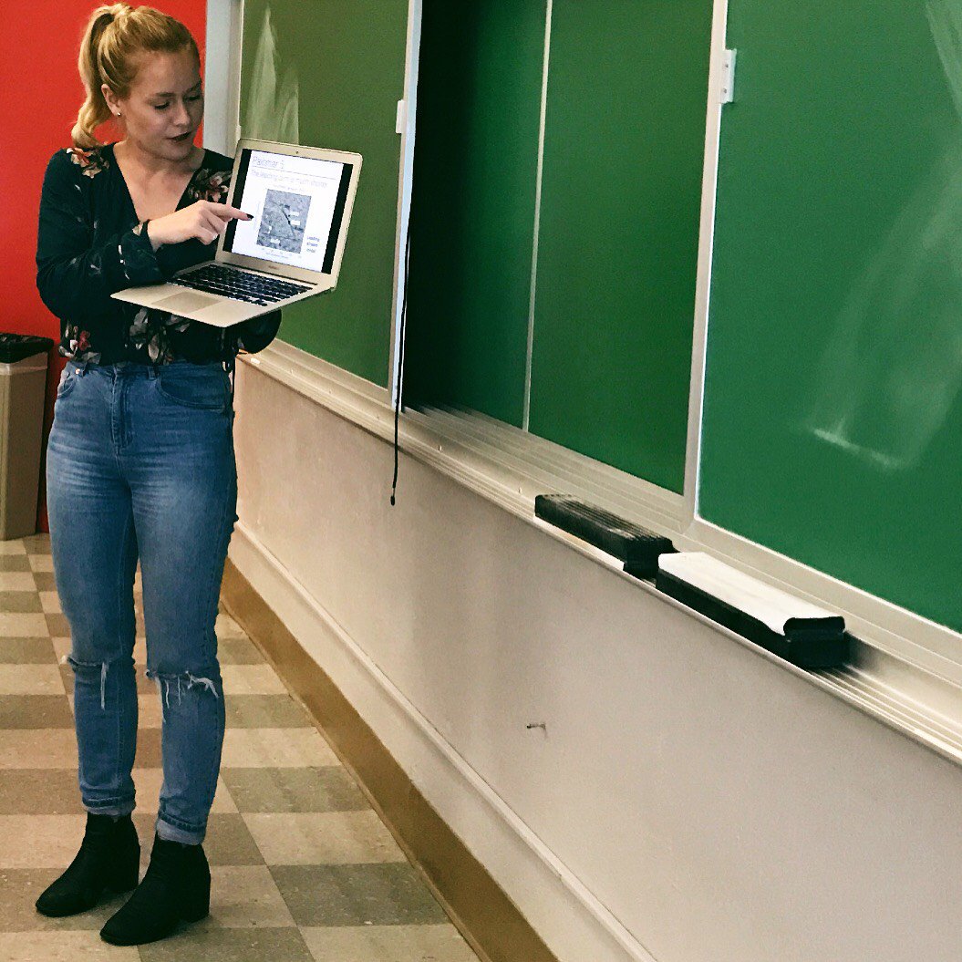 spacewsarah's tweet photo. Any last questions?: "What do *you* work on?" (the projector was already gone) #TalkImprov #TidalStreams #SktJosef #Columbia #AstroLecture https://t.co/5pWUnepnFW