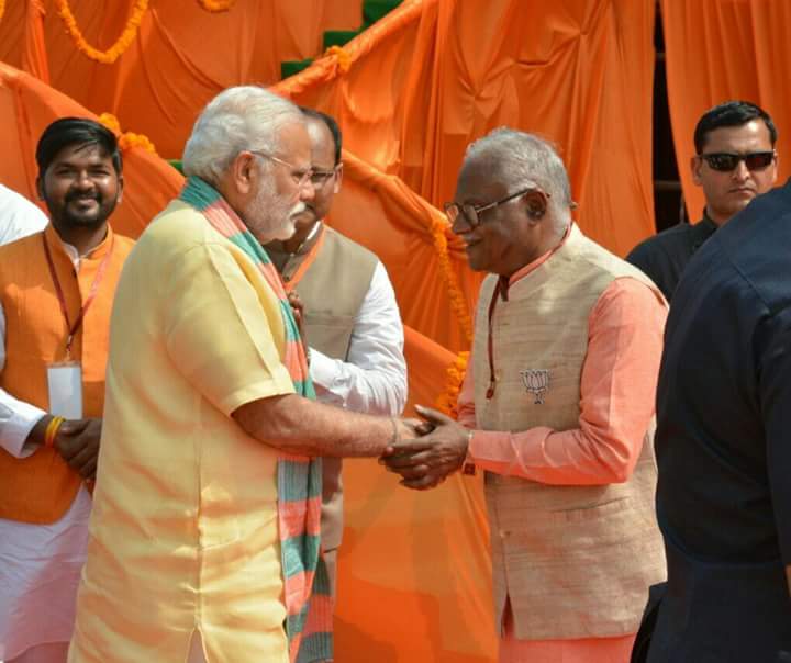 KKAggarwal6's tweet photo. उत्तर परदेश के महाराजगंज में परिवर्तन रैली में माननीय मोदी जी का स्वागत करने का अवसर मिला । https://t.co/kWnsjY4wfh