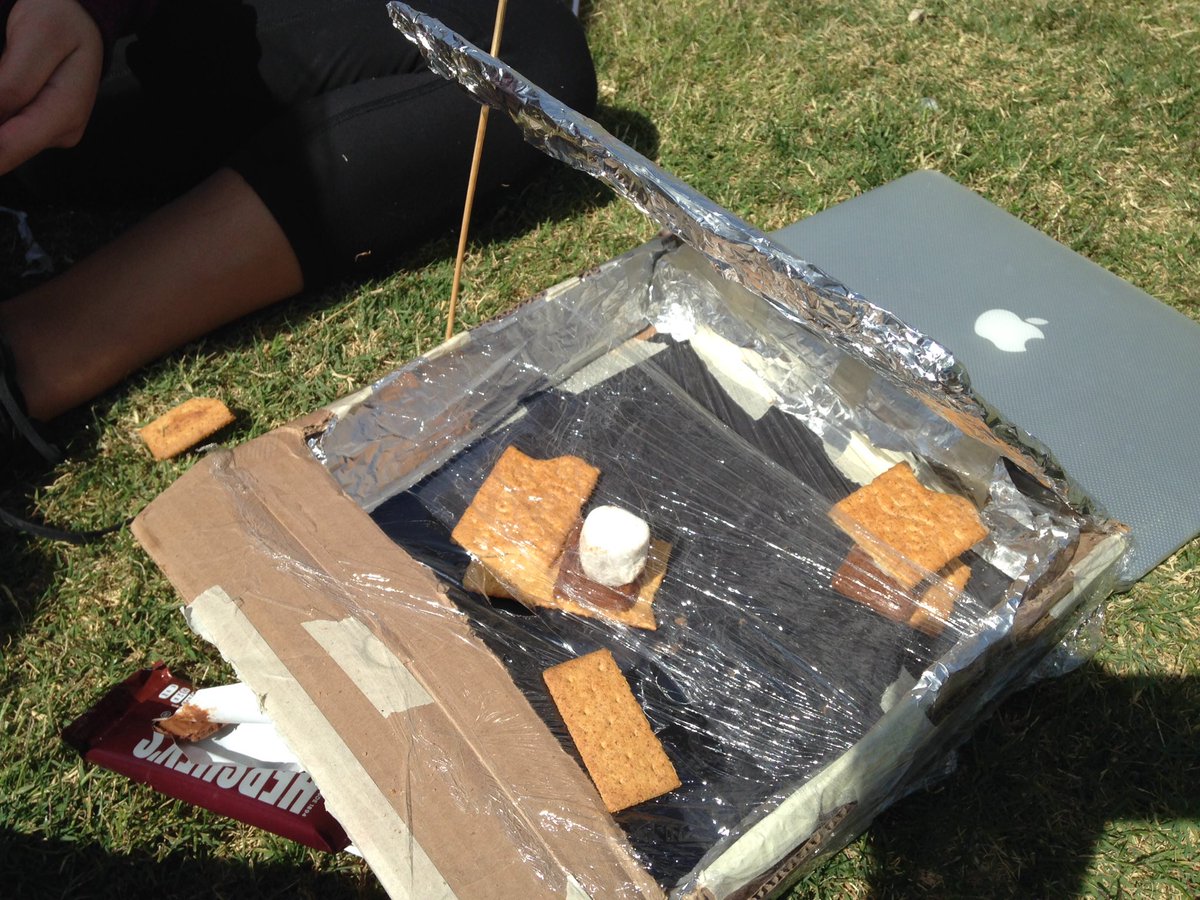 rdavisteaches's tweet photo. Experimenting with heat #energy in #sci7ASFM - #ngsschat #asfmlearns #scitlap #solaroven https://t.co/zYtYybAHXY
