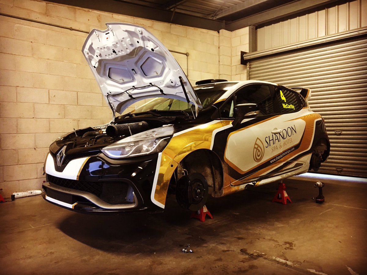 McCarthyJRacing's tweet image. Productive day at Oulton Park with @asuttonracing #SAS #btcc #teampyro #cliocupuk #renaultsport #shandonhotel