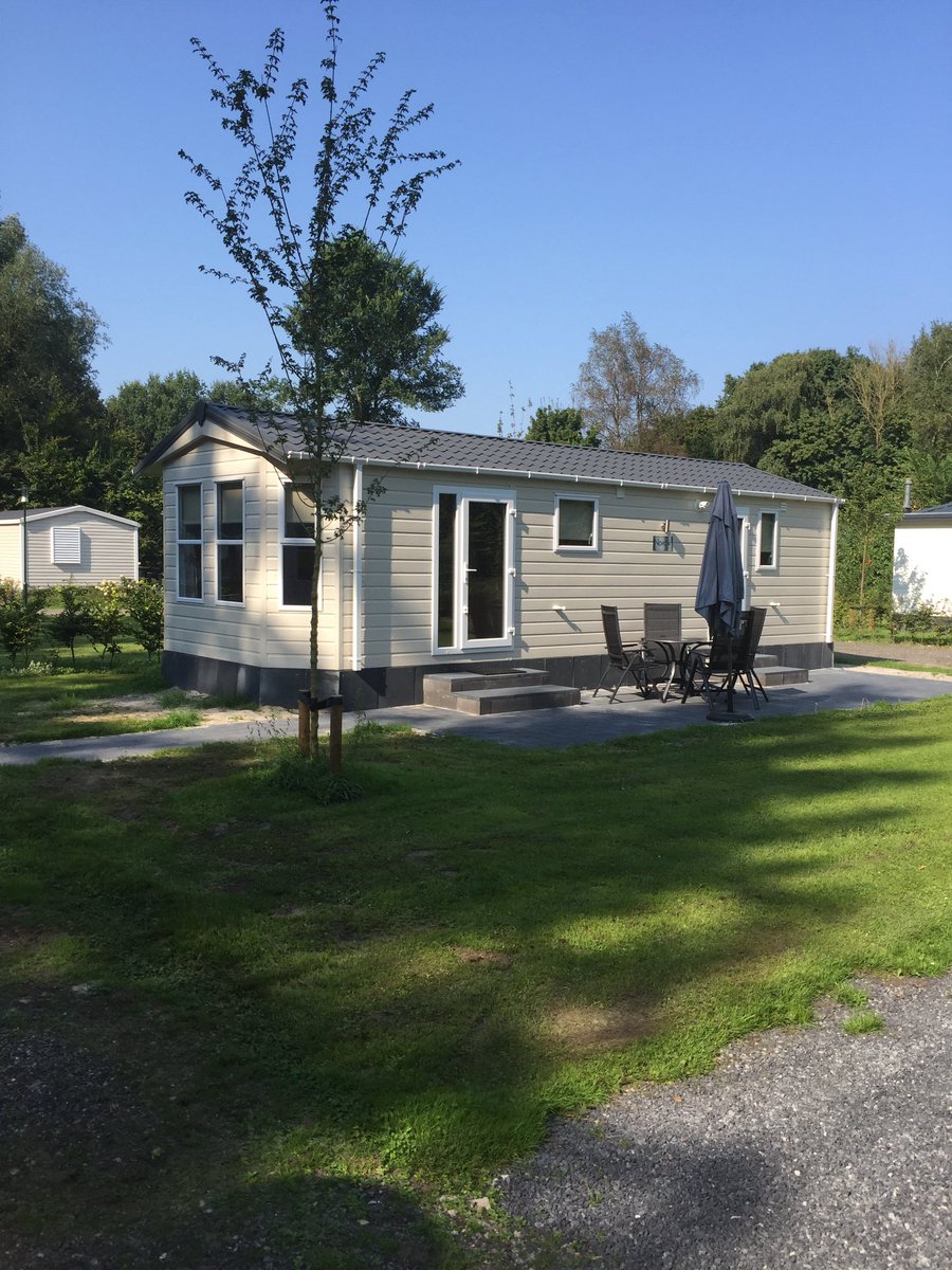 Te koop: Nieuw chalet direct aan de Zwolsevaart op mooi #chaletpark #hengelsport <a href="/CatchreleaseNL/">Catch and Release NL</a> #chalet #uniek <a href="/voorsterbos/">Waterloopbos</a> <a href="/kampeer_tweets/">kampeer_tweets</a>